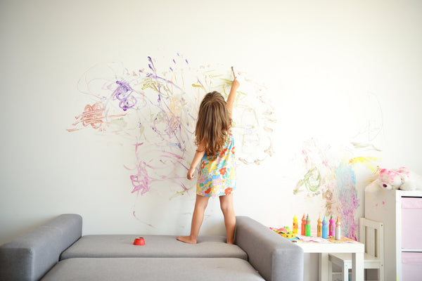 Top tips for keeping your toddler entertained (and out of mischief!)